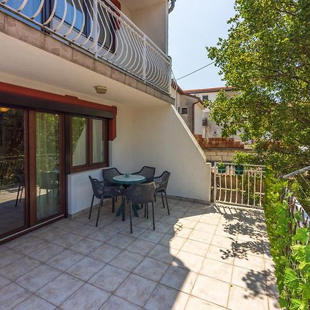 Apartment Dom Jadranovo Bagian luar foto
