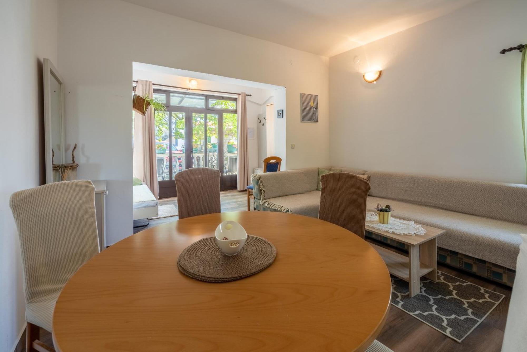 Apartment Dom Jadranovo Bagian luar foto