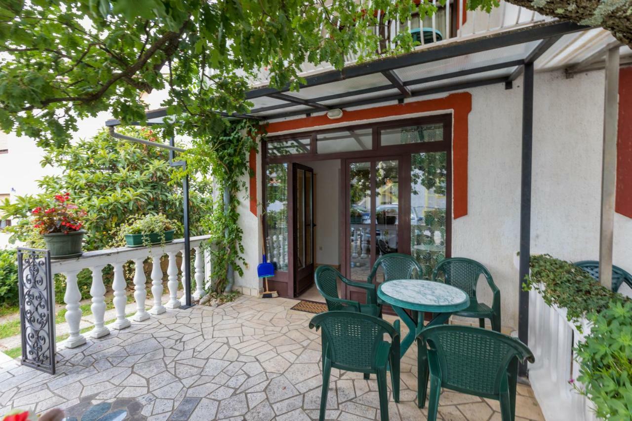 Apartment Dom Jadranovo Bagian luar foto