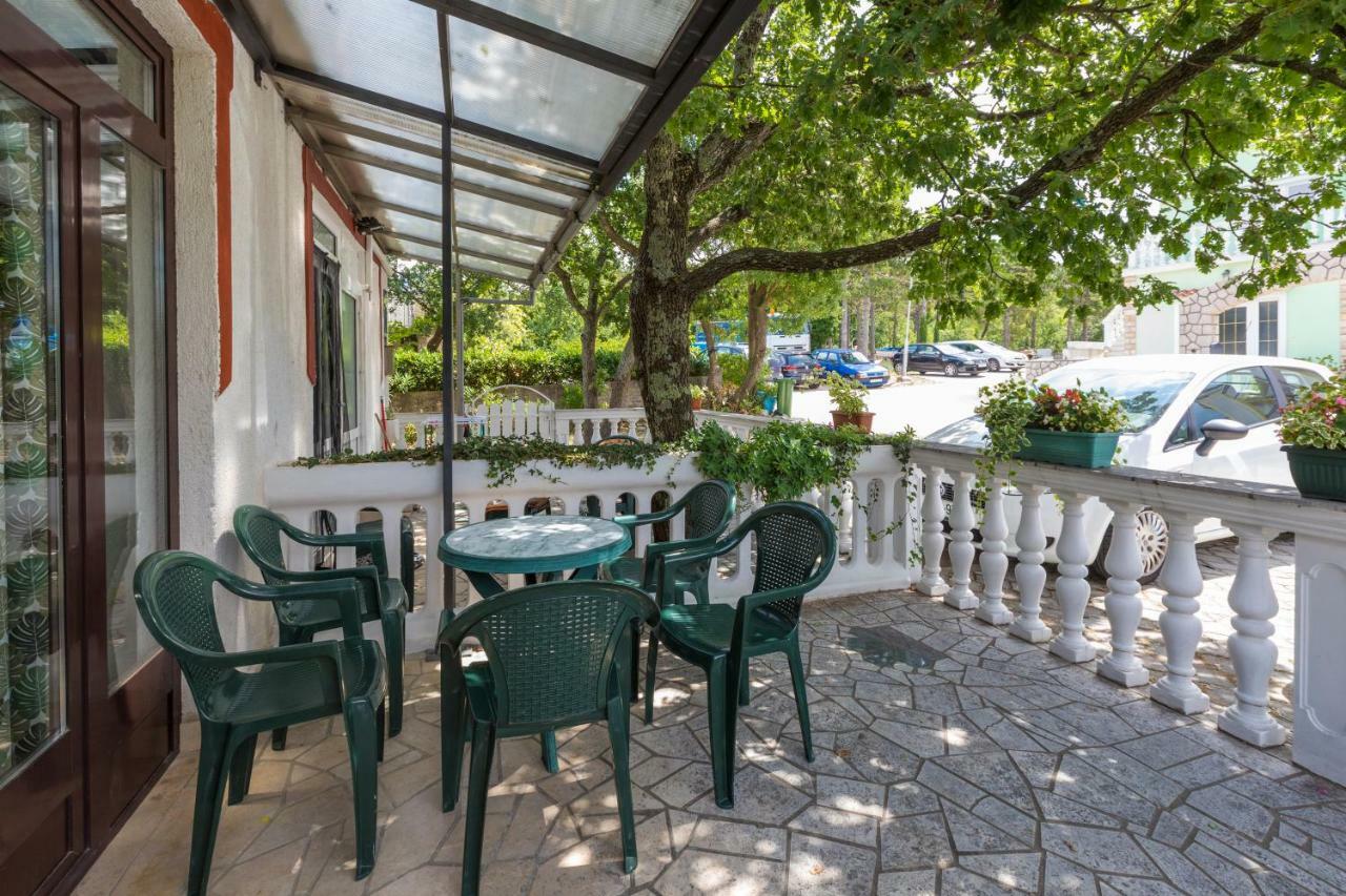 Apartment Dom Jadranovo Bagian luar foto