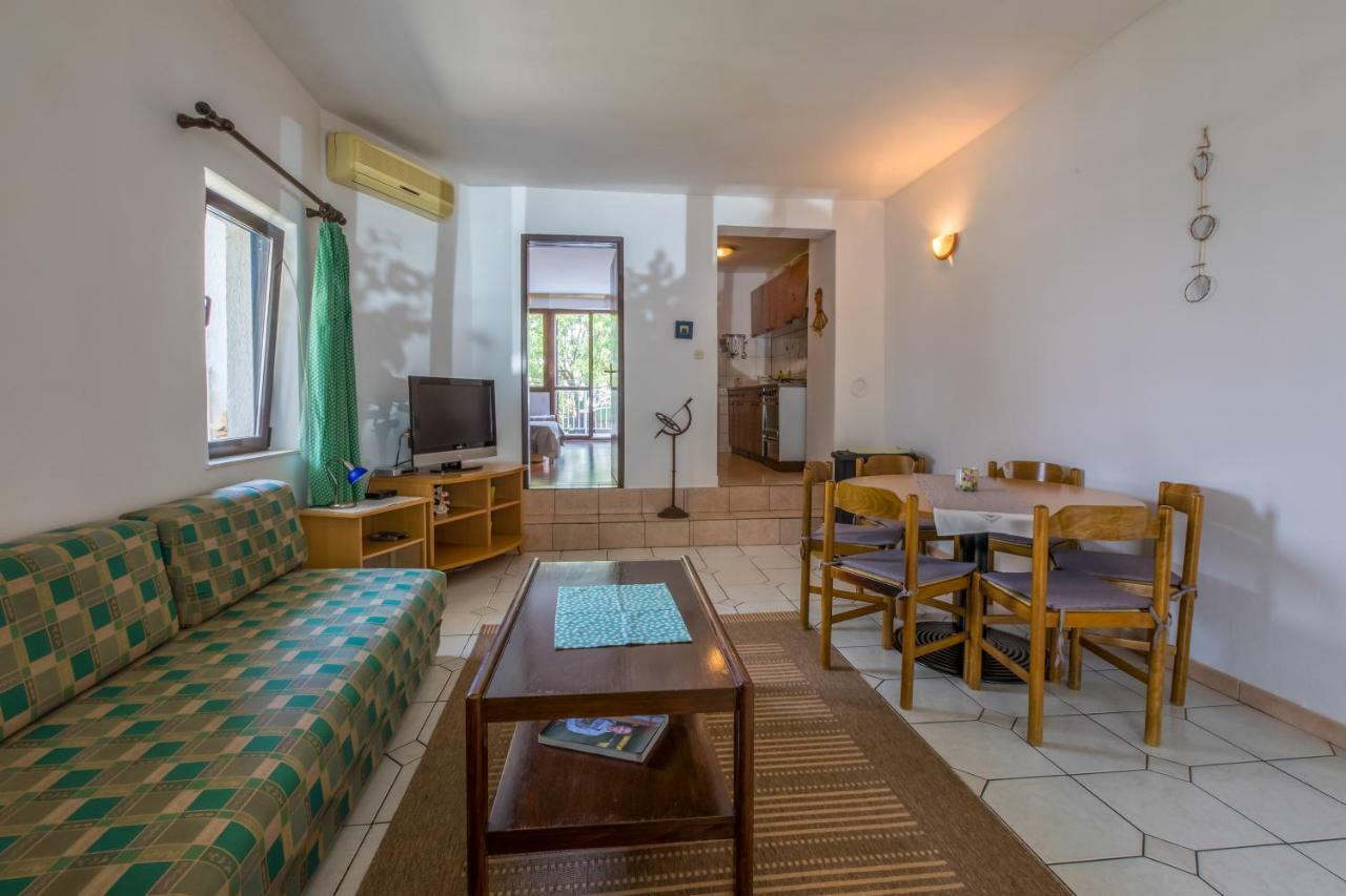 Apartment Dom Jadranovo Bagian luar foto
