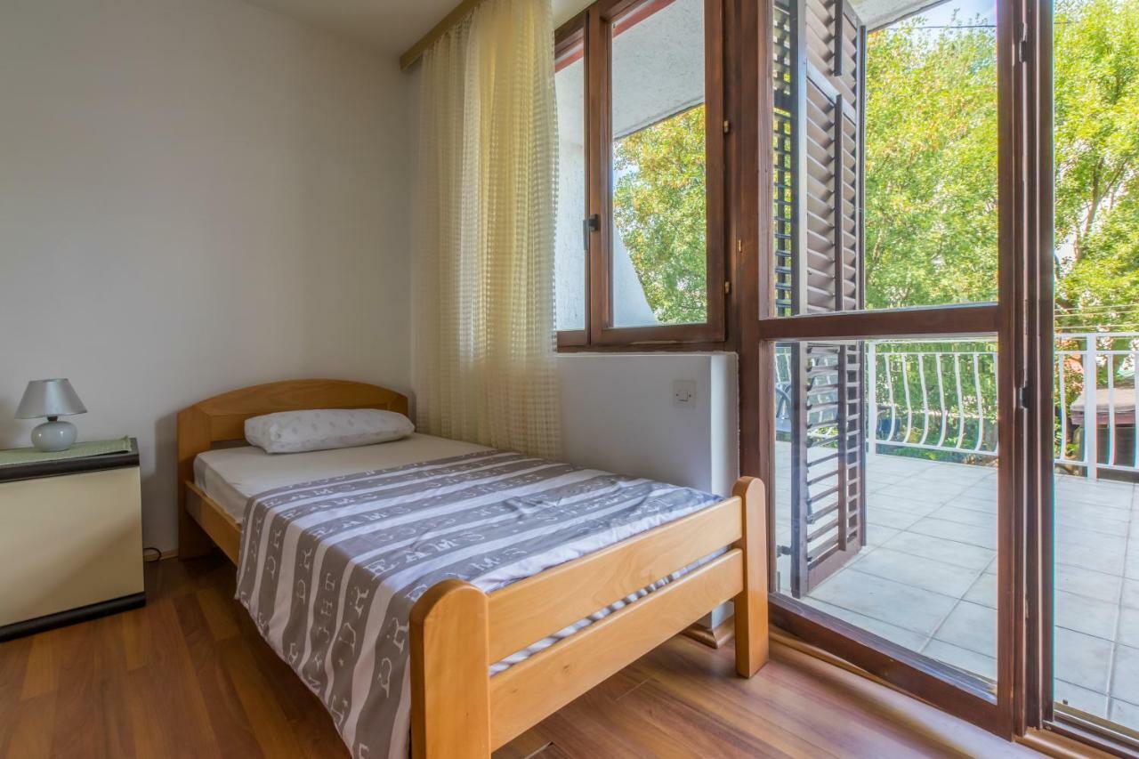 Apartment Dom Jadranovo Bagian luar foto