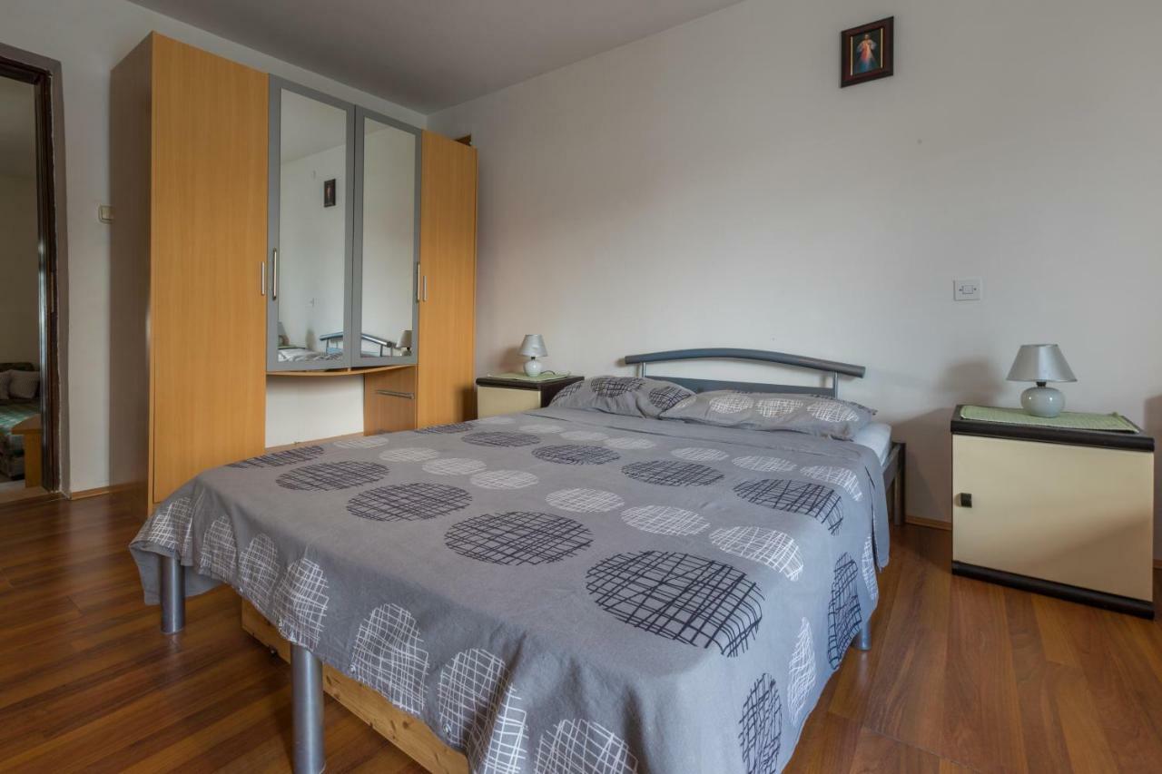 Apartment Dom Jadranovo Bagian luar foto