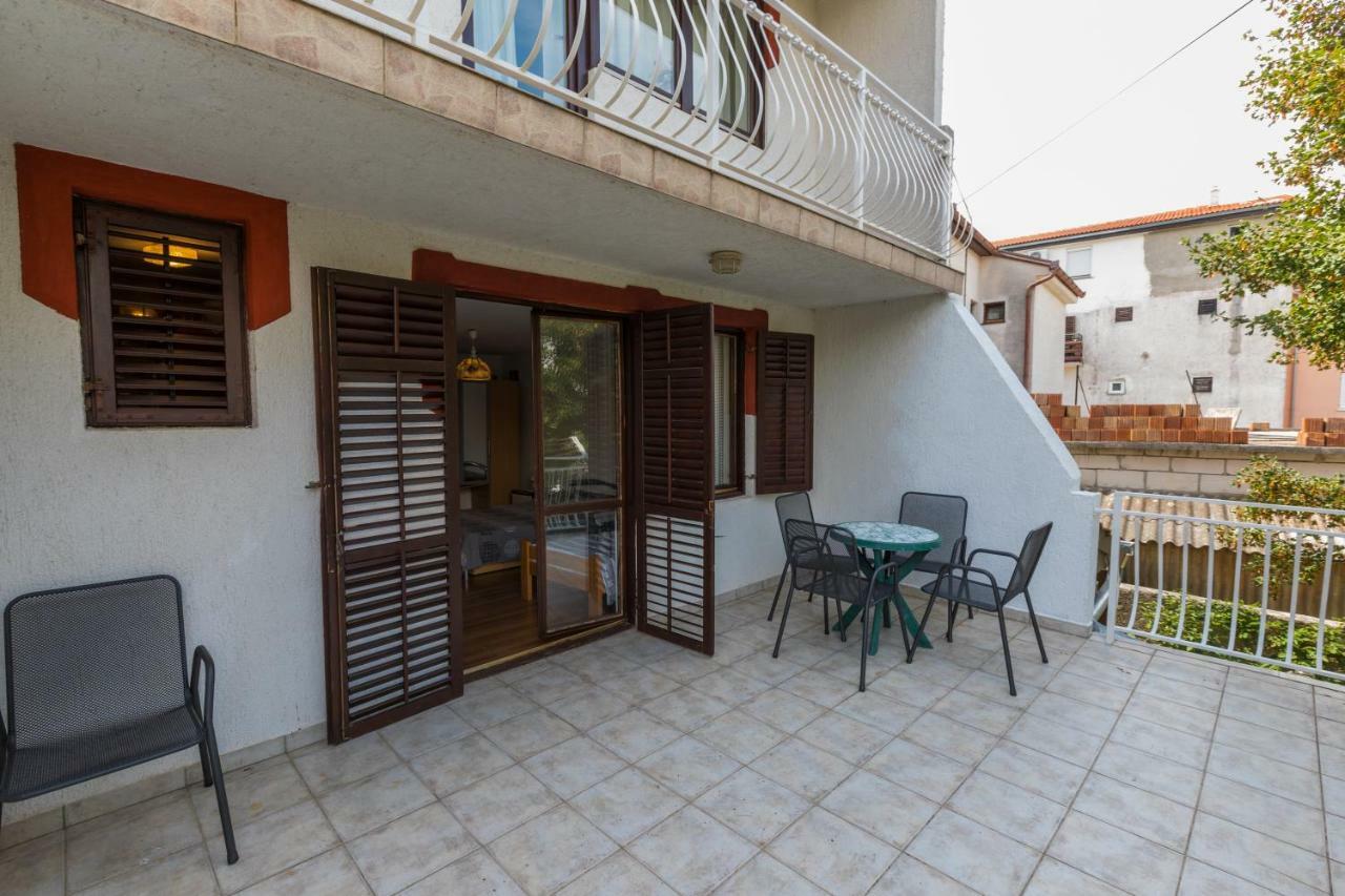 Apartment Dom Jadranovo Bagian luar foto